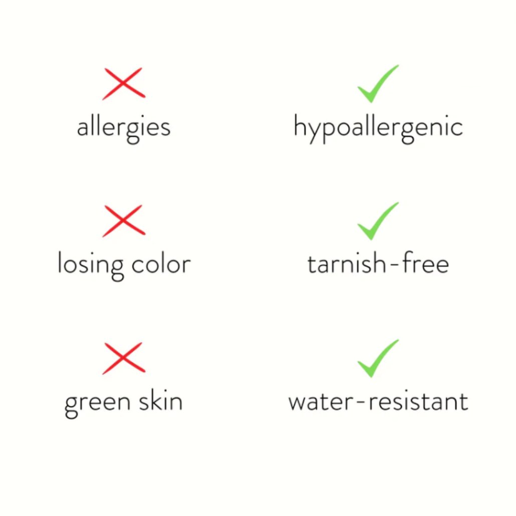 Amanda Gold Nagel Bangle